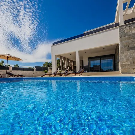 Villa Luka *