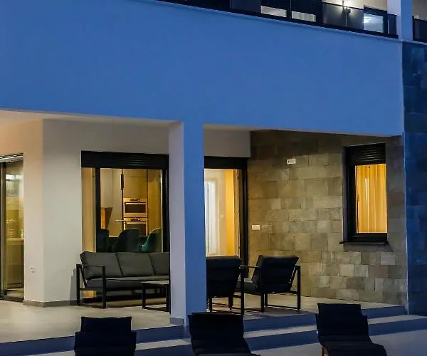 Vila Luka Kaštela